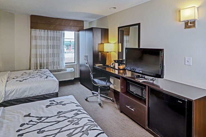 2 Double Beds (8 of 11)