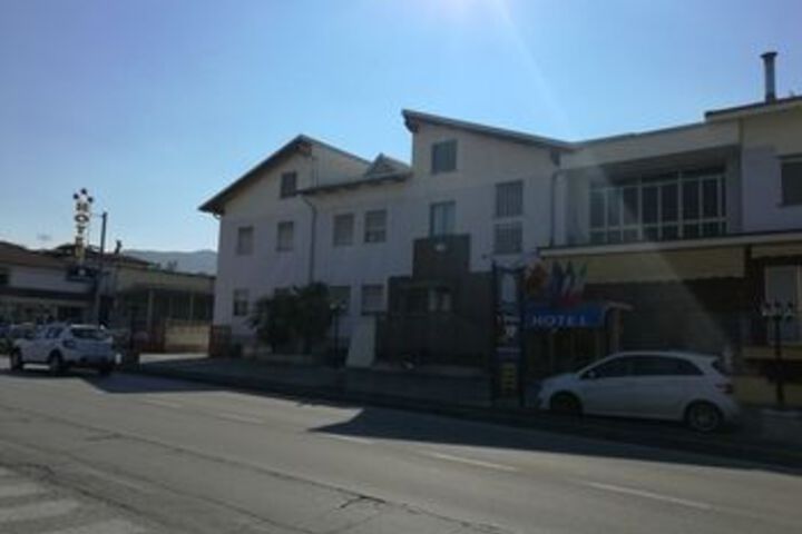 Hotel 5 of 12