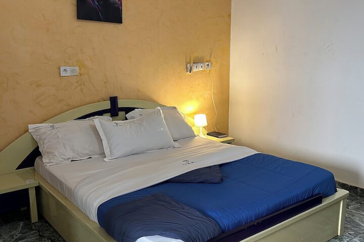 Room 85 of 307