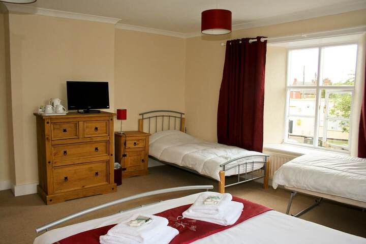 Room 3 of 42