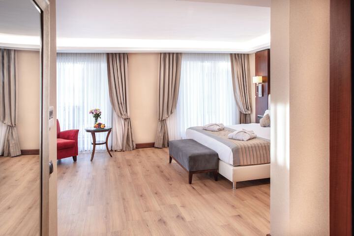 Room 9 of 46