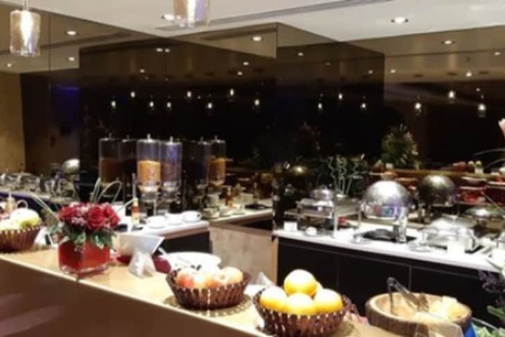 Dining 26 of 35