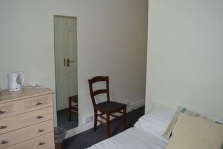 Room 32 of 48