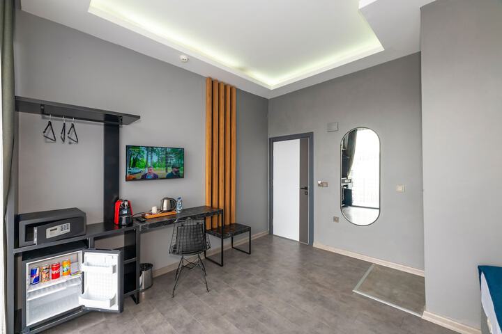 Room 18 of 60