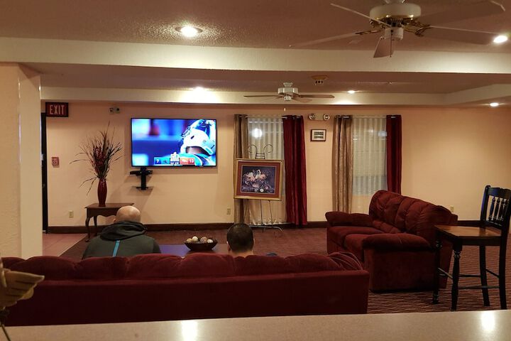 Lobby lounge