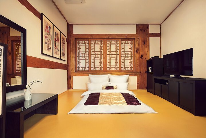 Room 5 of 57