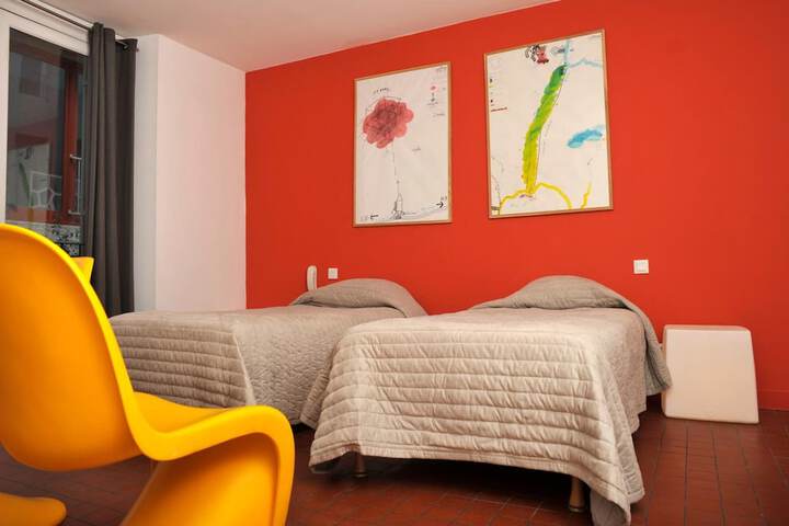 Room 8 of 47