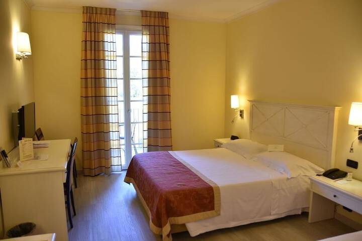 Room 12 of 39