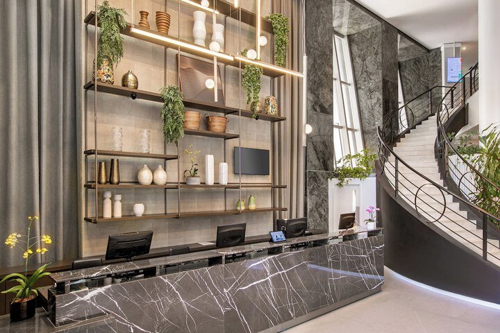 Check-in/check-out kiosk