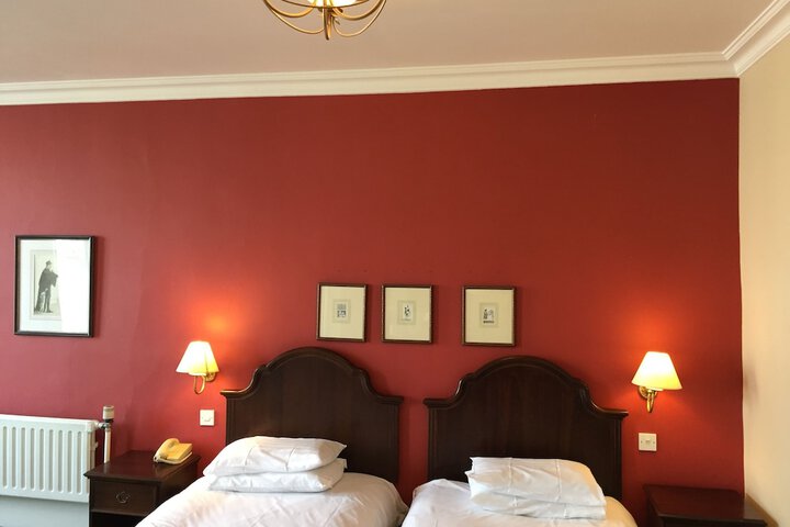 Room 3 of 44