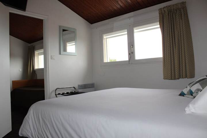 Room 3 of 81