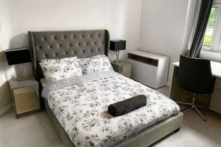 Room 2 of 7