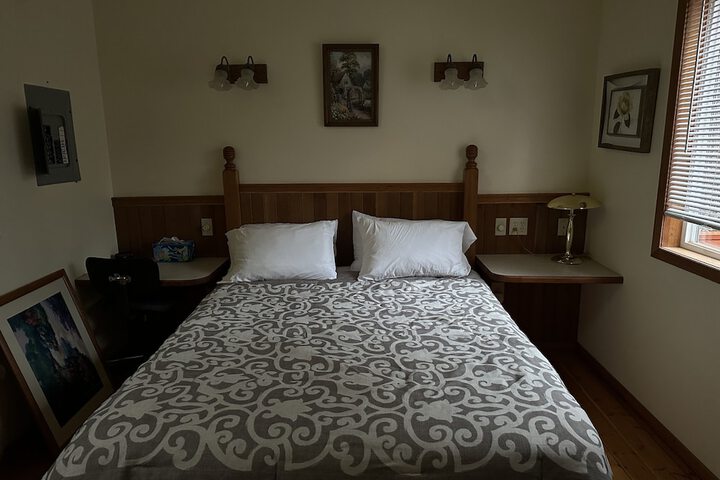 Room 9 of 83