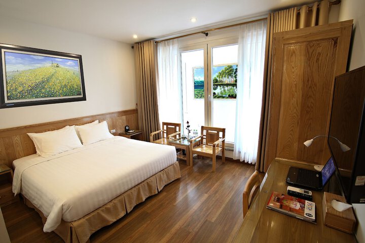 Room 5 of 25