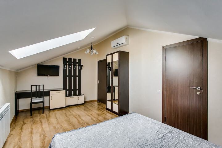 Room 5 of 43