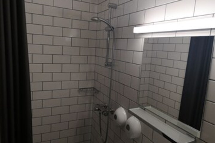 Room 7 of 46