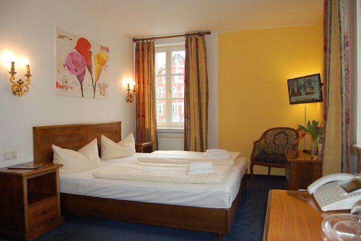 Room 4 of 31