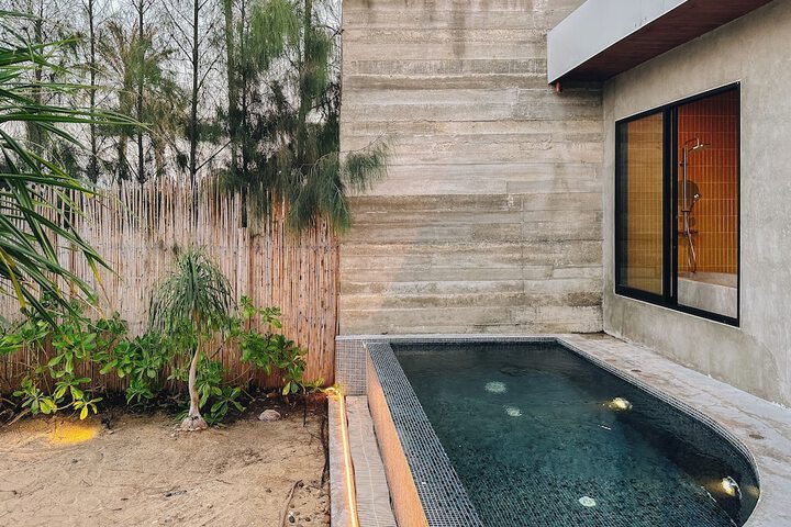 Pool 116 of 254