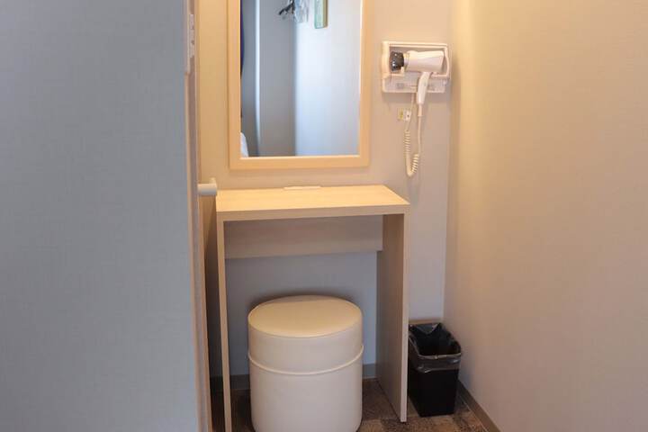 Room 16 of 81