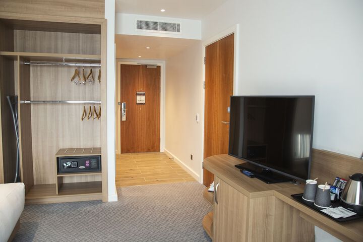 Room 9 of 69