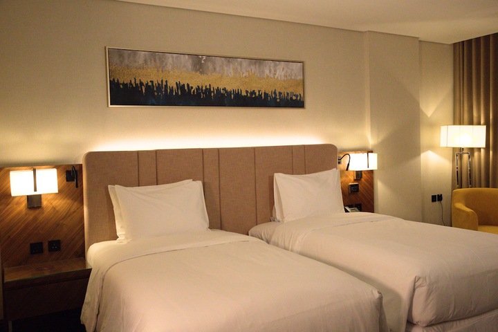 Room 5 of 17