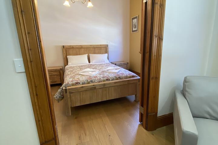 Room 17 of 121