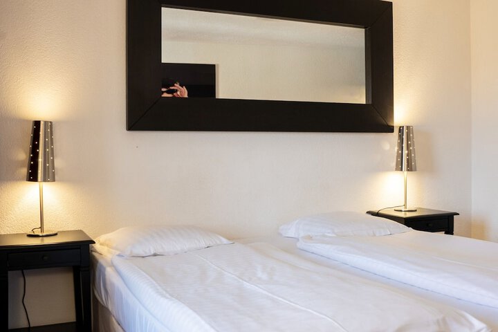 Room 25 of 114