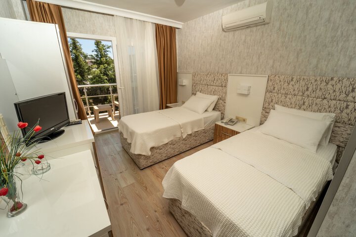 Room 16 of 66