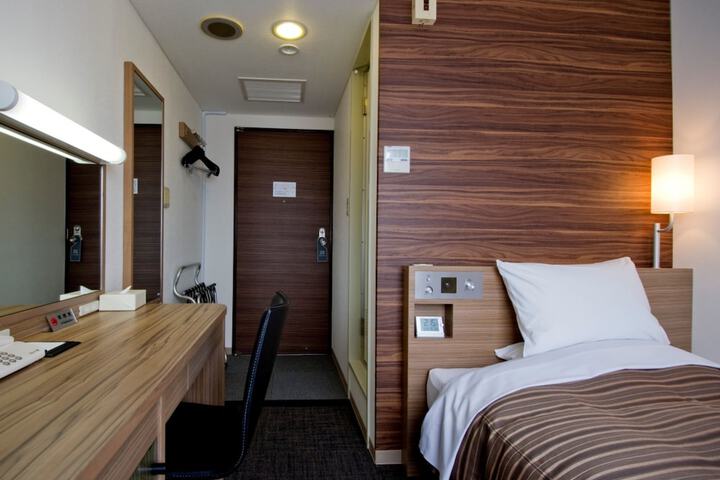 Room 13 of 60