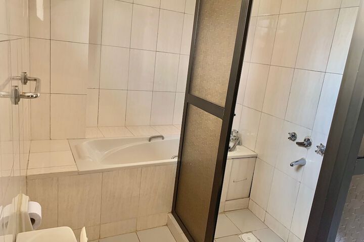 Room 15 of 22
