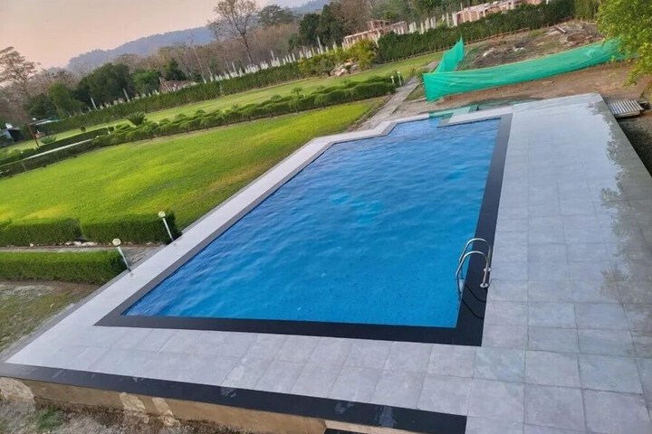 Pool 13 of 19