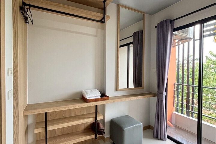 Room 32 of 101