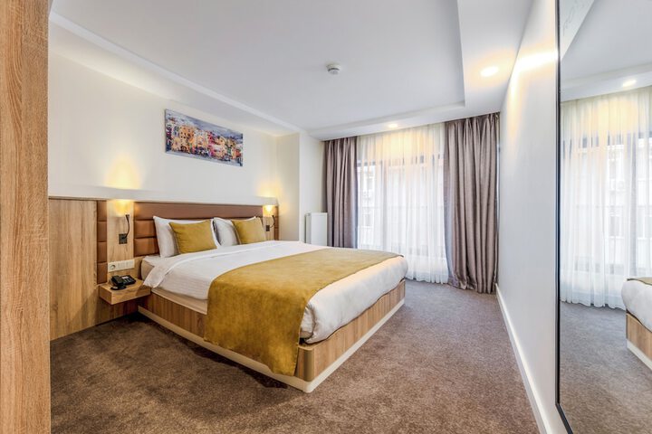 Room 40 of 170
