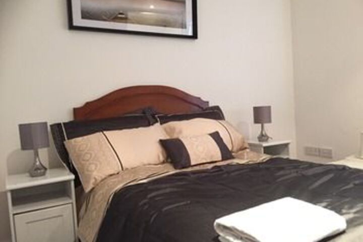 Room 7 of 11