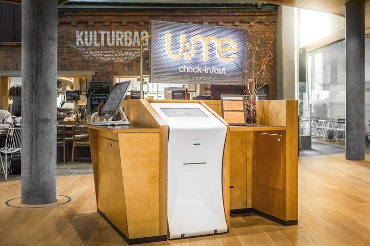 Check-in/check-out kiosk
