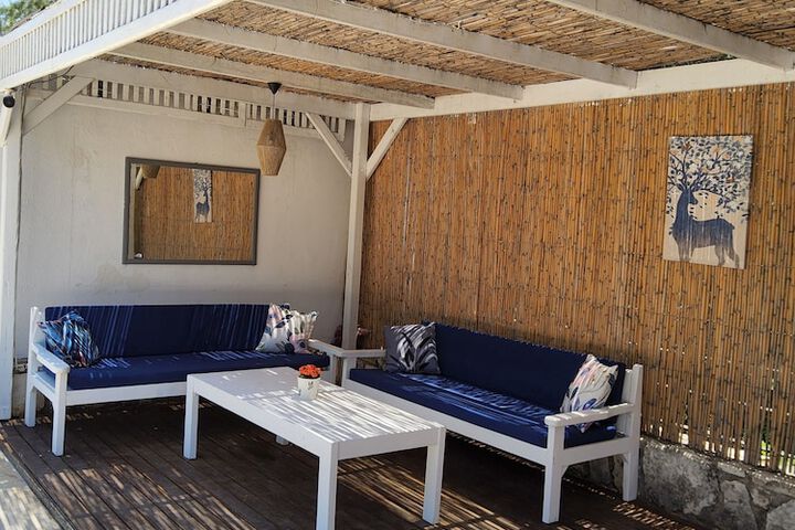 Lounge 96 of 131