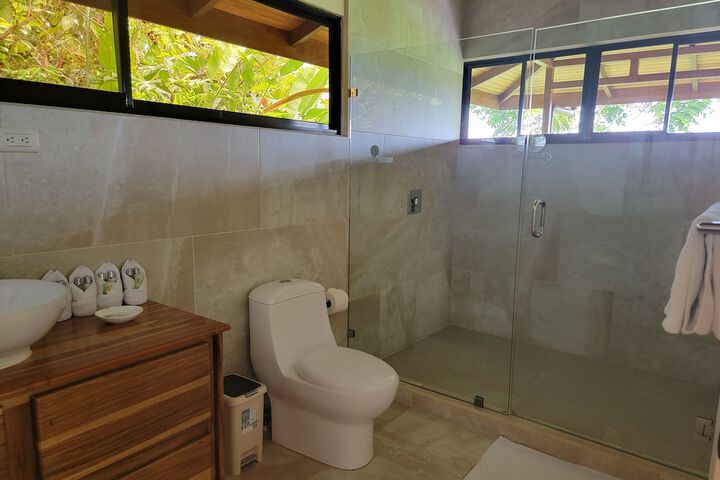 Room 4 of 6