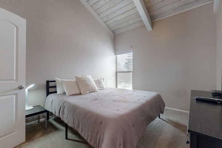 Room 8 of 40