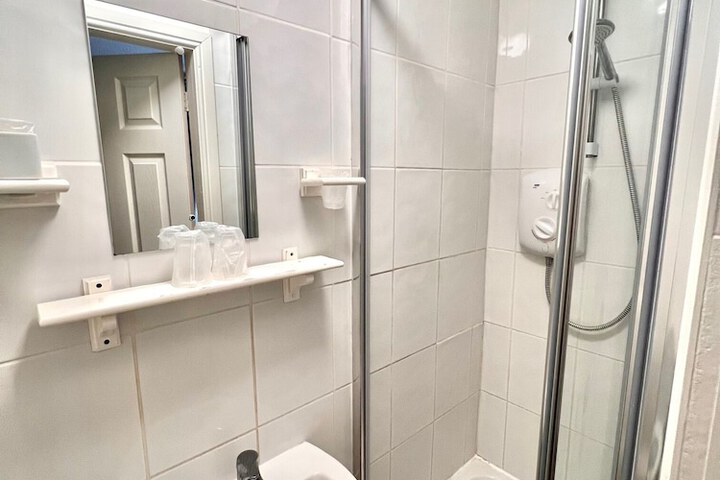 Room 14 of 21
