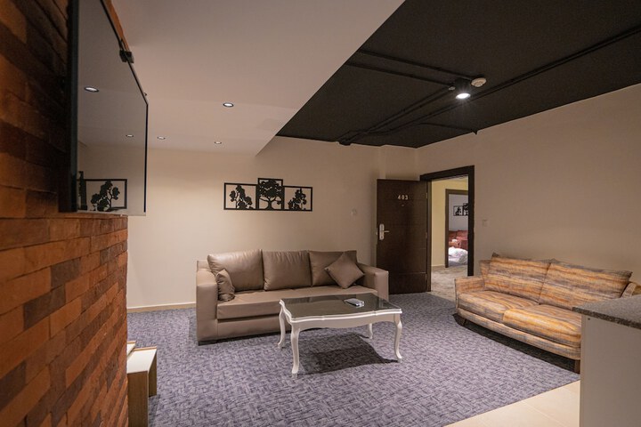 Room 12 of 19