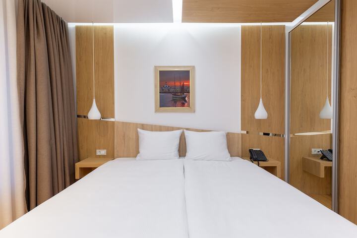 Room 11 of 81