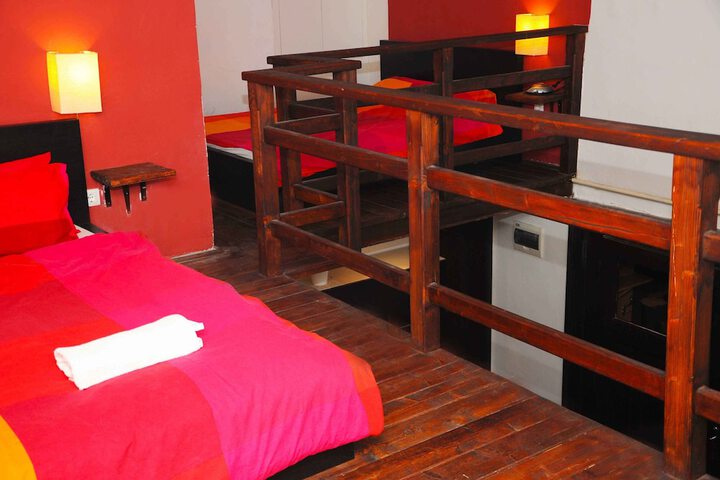 Room 3 of 65