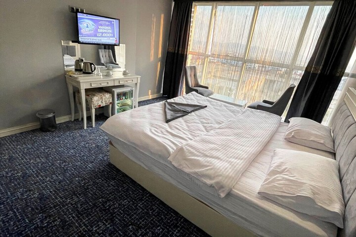 Room 6 of 26
