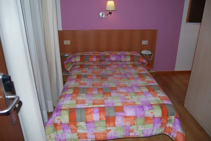 Room 14 of 36