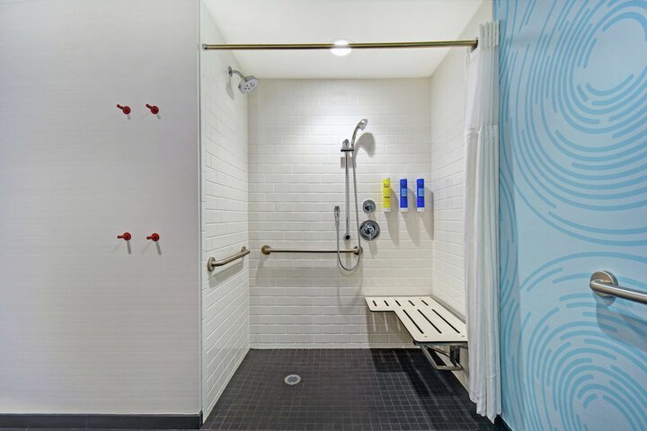 Room 20 of 32