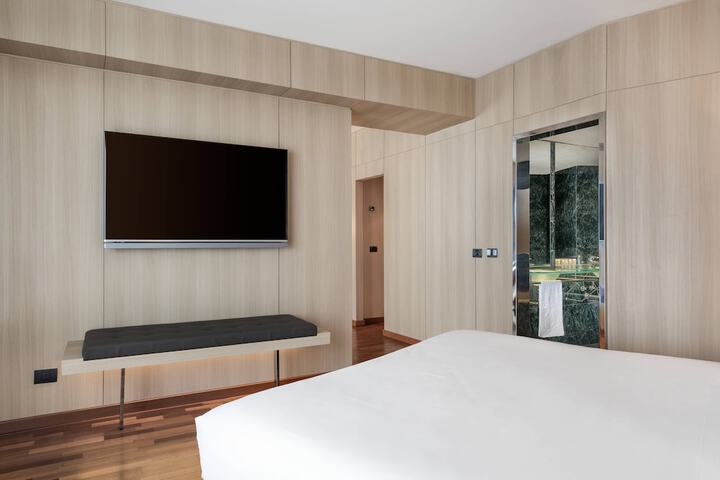 Room 20 of 65