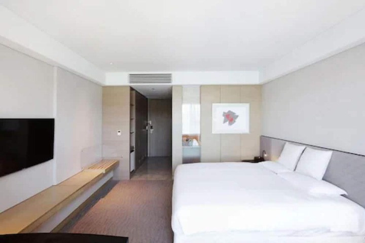 Room 8 of 39