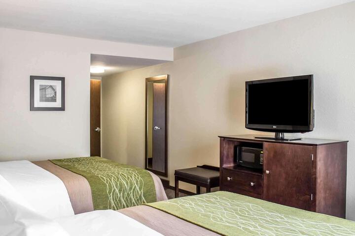 1 King Bed (1 of 14)