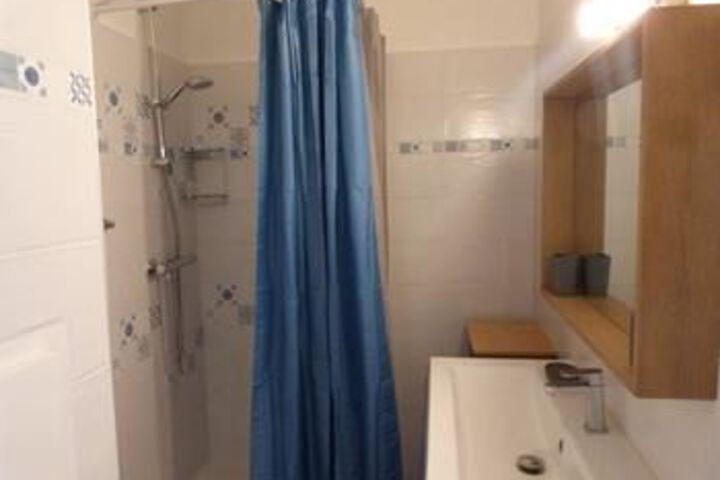 Room 5 of 17