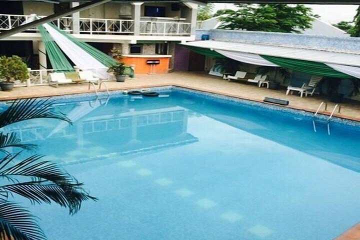 Pool 21 of 36